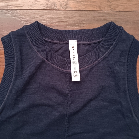 NWT ATHLETA SEAMLESS TANK. CAMISOLE. SIZE XXS. NAVY BLUE - Picture 2 of 7